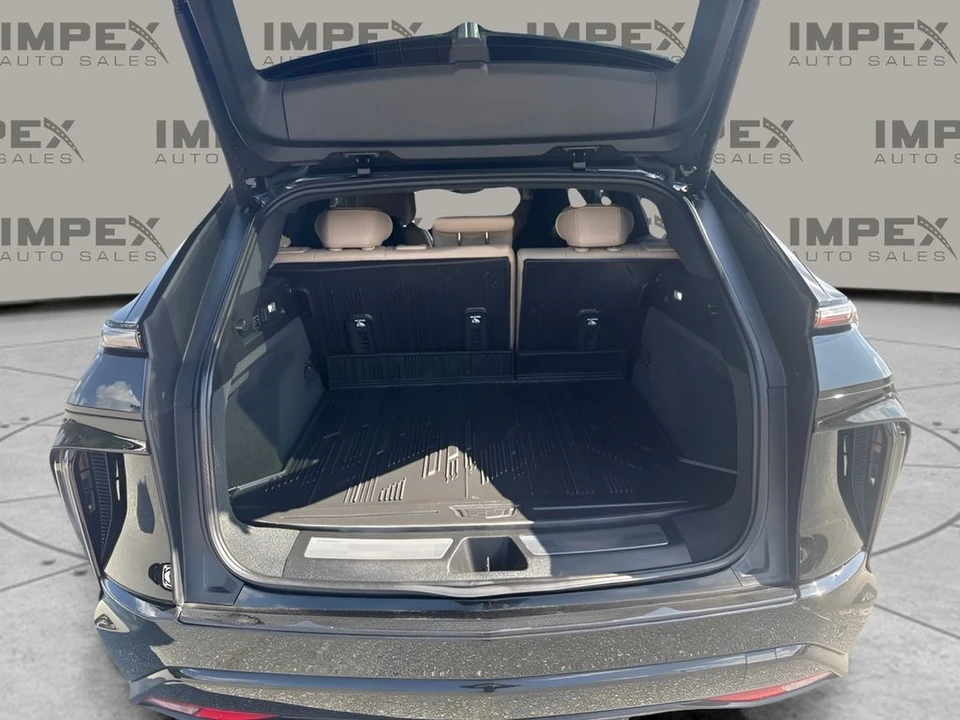 2024 Cadillac Lyriq - Image 22 of 29