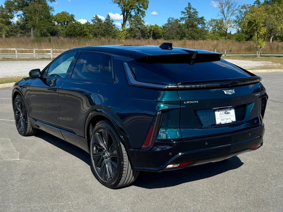 2024 Cadillac Lyriq - Image 4 of 12