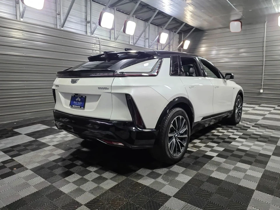 2024 Cadillac Lyriq - Image 5 of 12