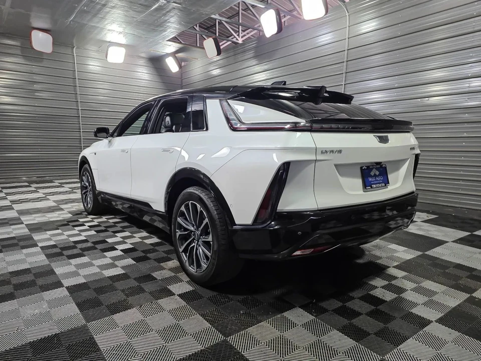 2024 Cadillac Lyriq - Image 7 of 12