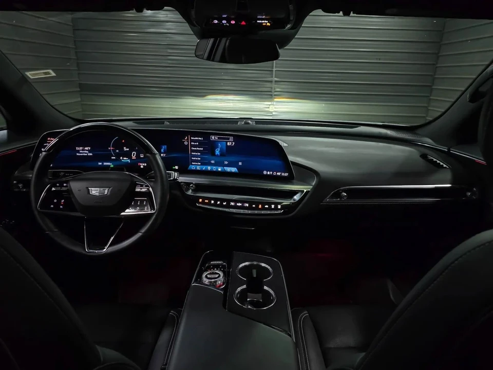 2024 Cadillac Lyriq - Image 11 of 12