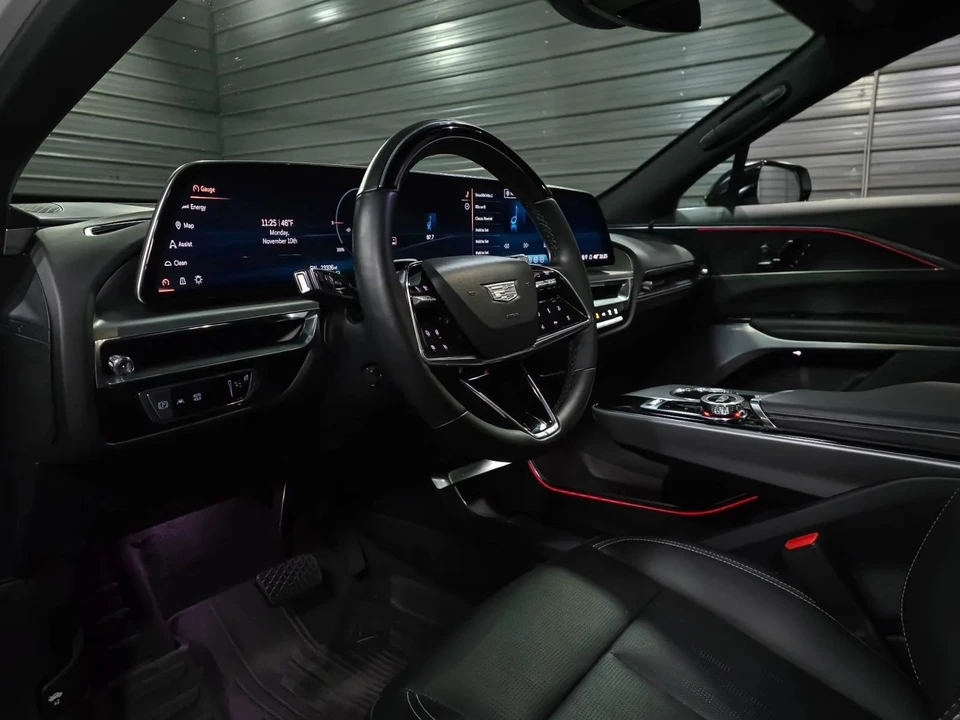 2024 Cadillac Lyriq - Image 10 of 12
