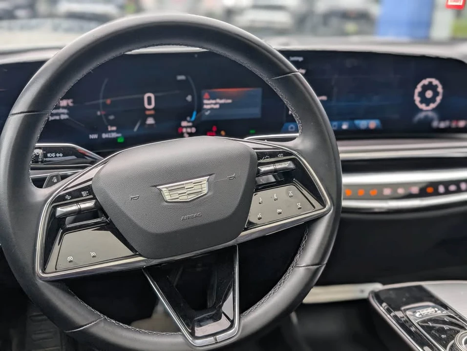 2024 Cadillac Lyriq - Image 2 of 5