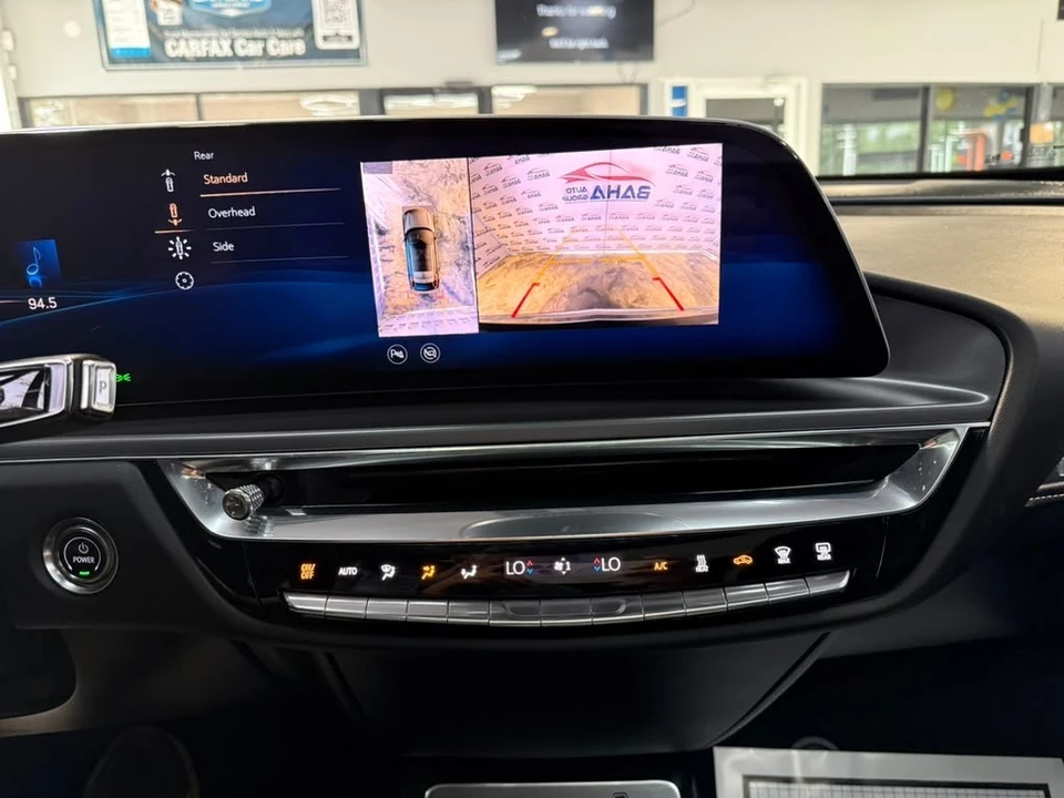 2024 Cadillac Lyriq - Image 21 of 31
