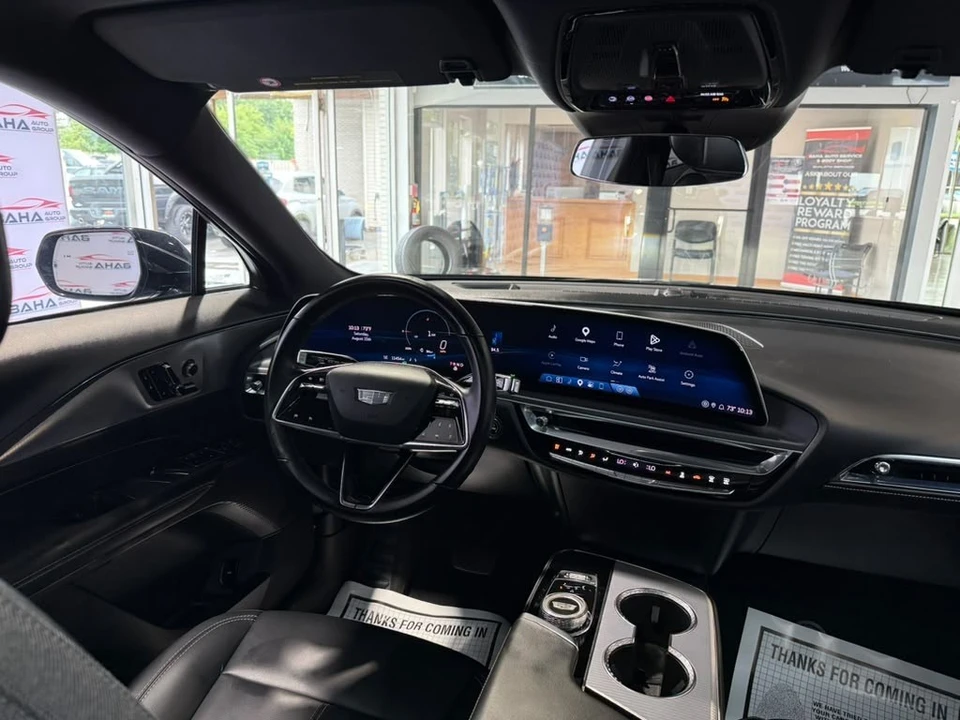 2024 Cadillac Lyriq - Image 30 of 31