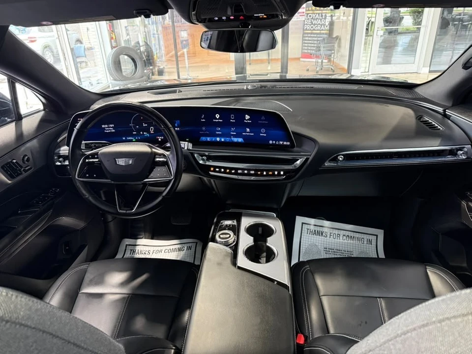 2024 Cadillac Lyriq - Image 29 of 31