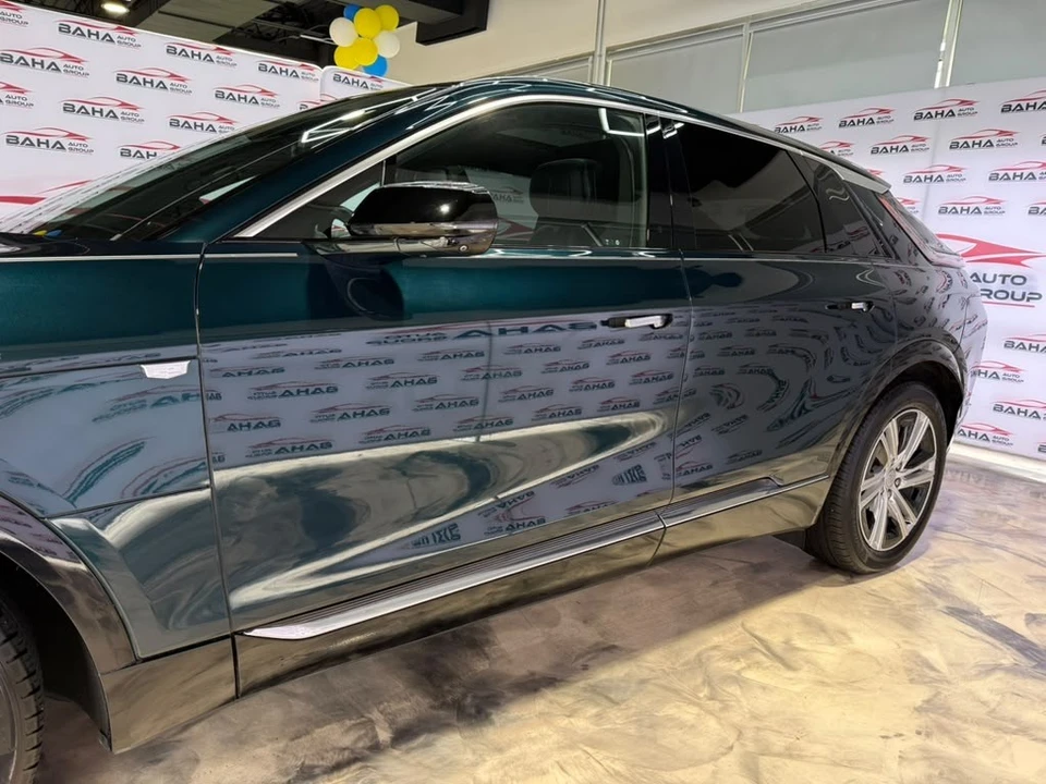 2024 Cadillac Lyriq - Image 6 of 31