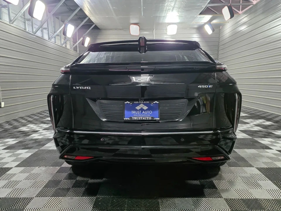 2024 Cadillac Lyriq - Image 6 of 12
