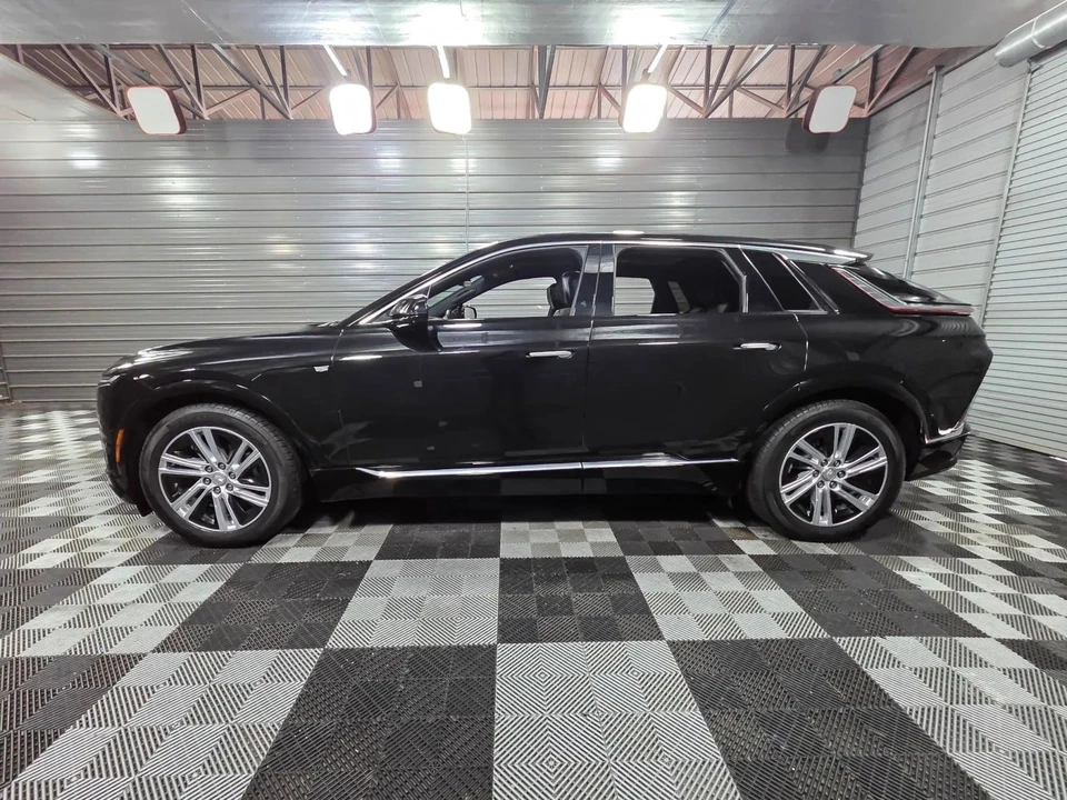 2024 Cadillac Lyriq - Image 8 of 12