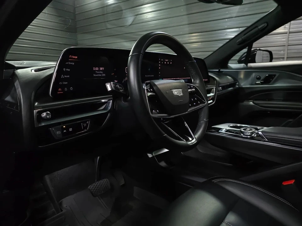 2024 Cadillac Lyriq - Image 10 of 12