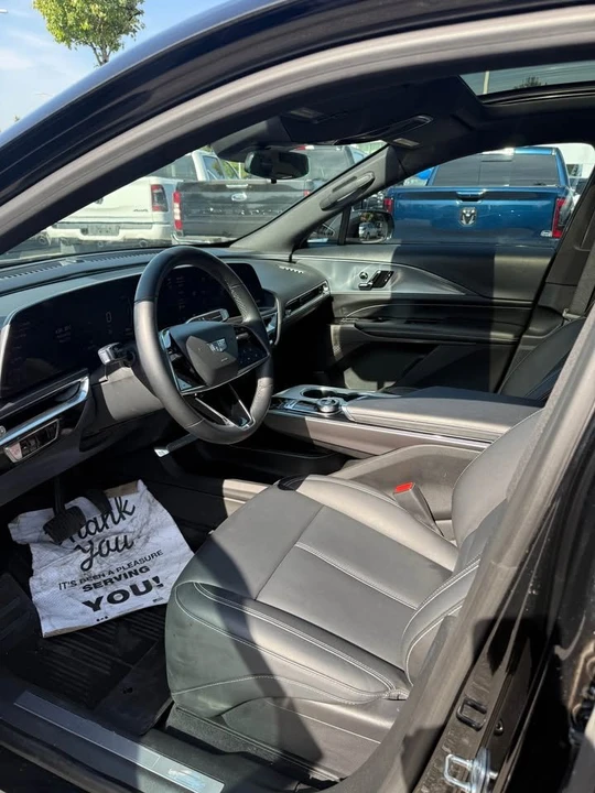 2024 Cadillac Lyriq - Image 12 of 16