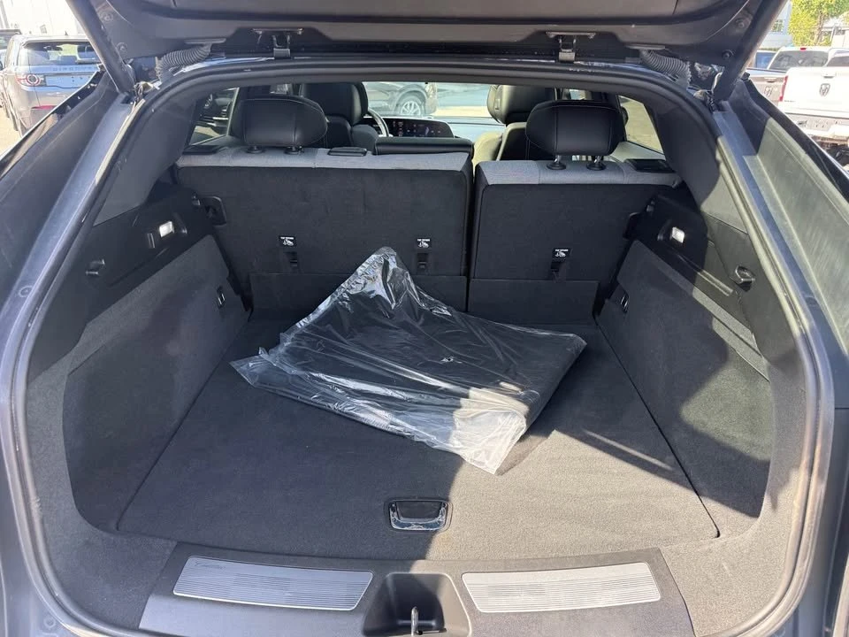 2024 Cadillac Lyriq - Image 15 of 16