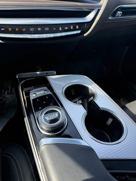 2024 Cadillac Lyriq - Image 13 of 16