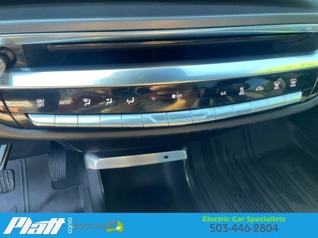 2024 Cadillac Lyriq - Image 29 of 31