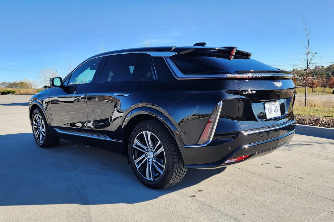 2024 Cadillac Lyriq - Image 10 of 31