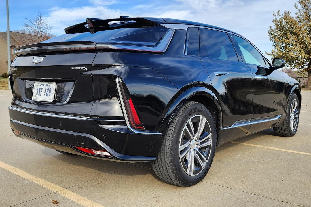 2024 Cadillac Lyriq - Image 12 of 31