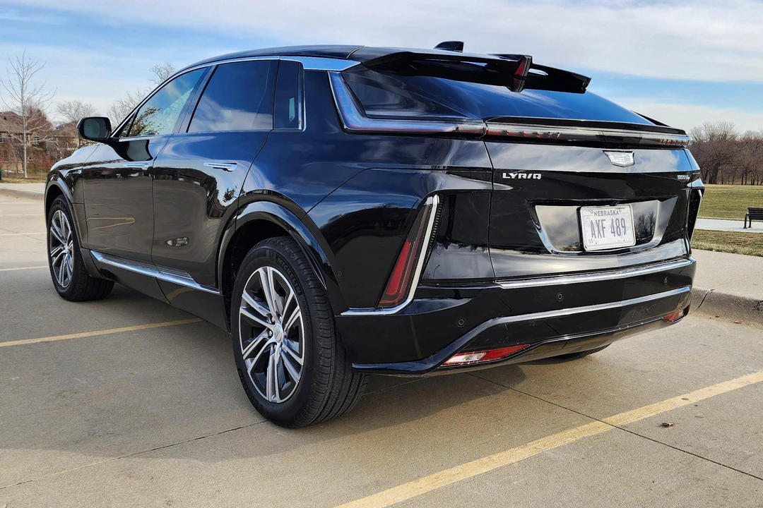 2024 Cadillac Lyriq - Image 4 of 31