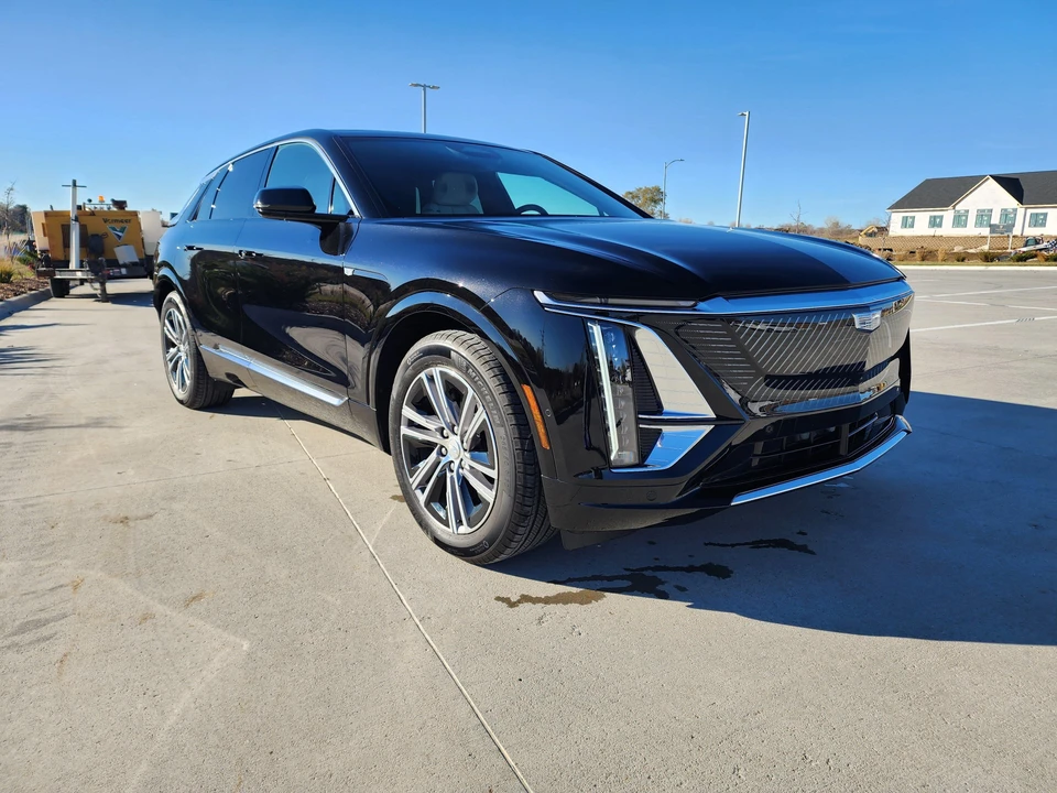 2024 Cadillac Lyriq - Image 14 of 31