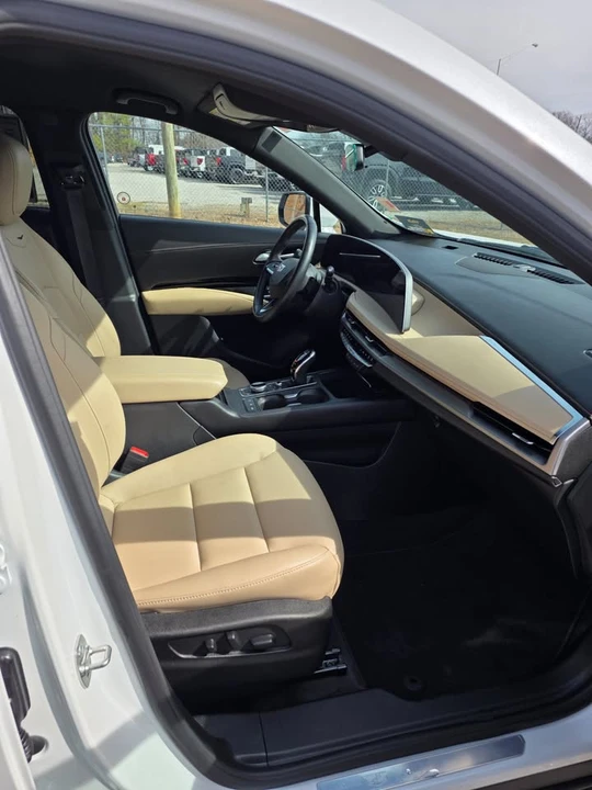 2024 Cadillac XT4 - Image 7 of 9