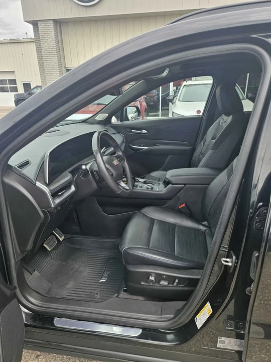 2024 Cadillac XT4 - Image 7 of 8
