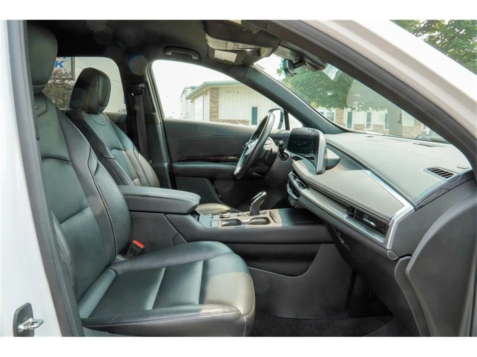 2024 Cadillac XT4 - Image 12 of 31