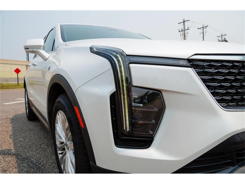 2024 Cadillac XT4 - Image 24 of 31