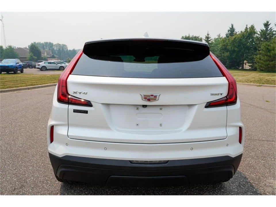 2024 Cadillac XT4 - Image 4 of 31