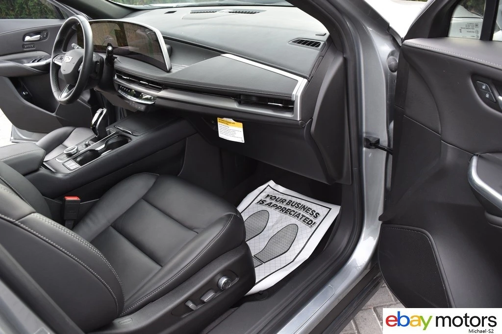 2024 Cadillac XT4 - Image 17 of 21