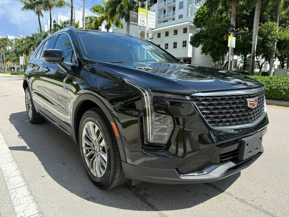 2024 Cadillac XT4 - Image 2 of 12