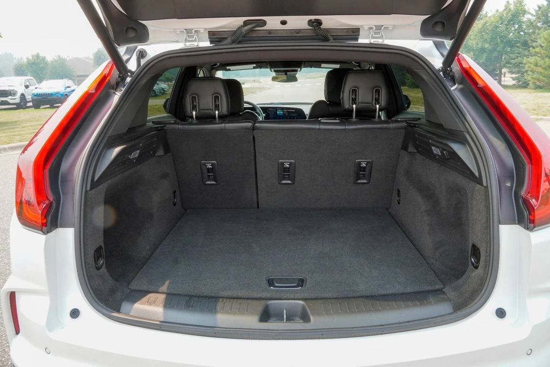 2024 Cadillac XT4 - Image 16 of 31