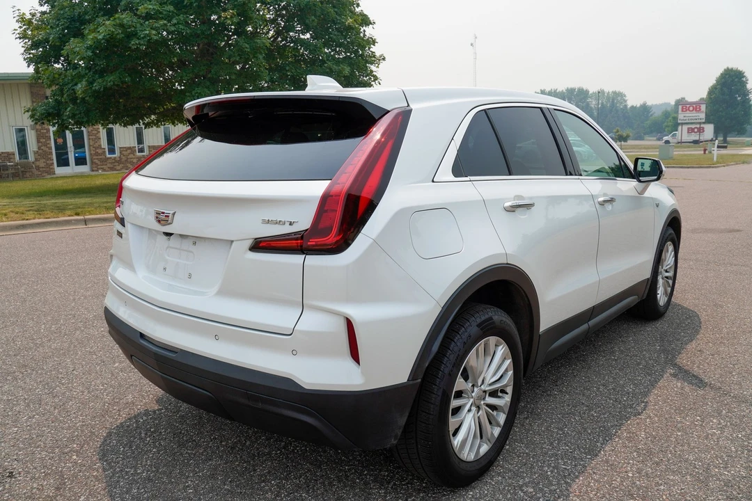 2024 Cadillac XT4 - Image 3 of 31