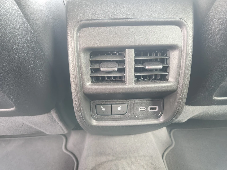 2024 Cadillac XT4 - Image 16 of 21