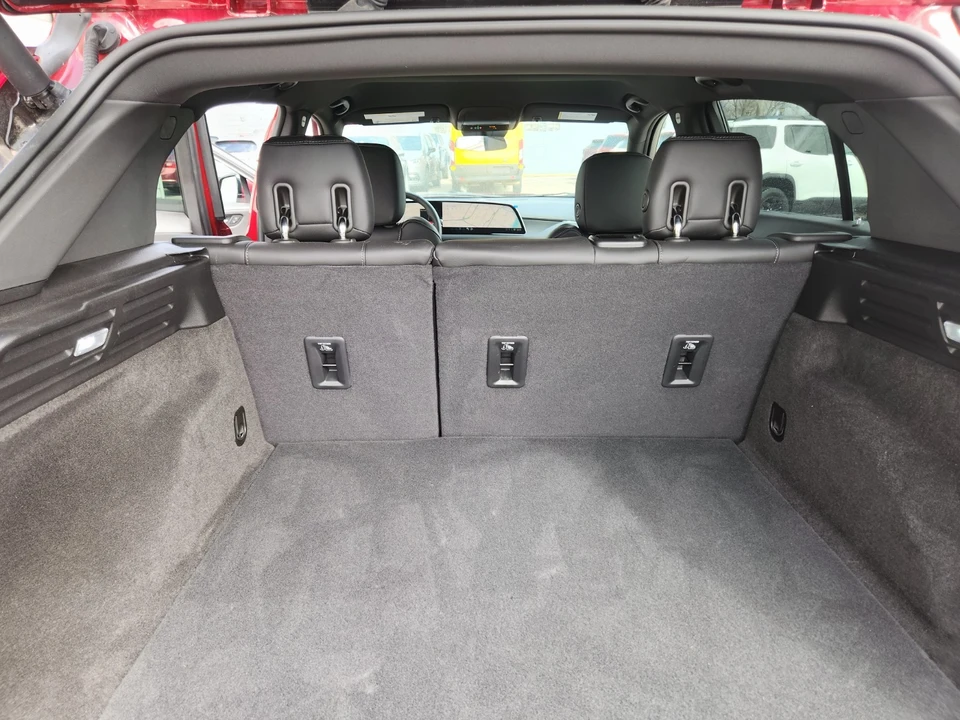 2024 Cadillac XT4 - Image 12 of 21