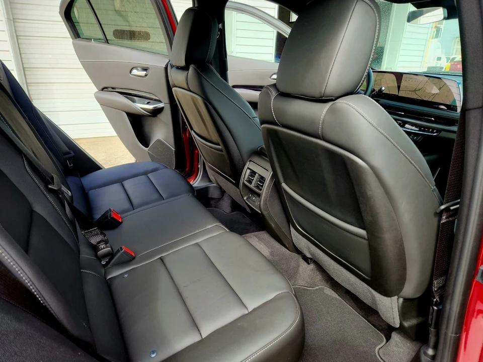 2024 Cadillac XT4 - Image 11 of 21
