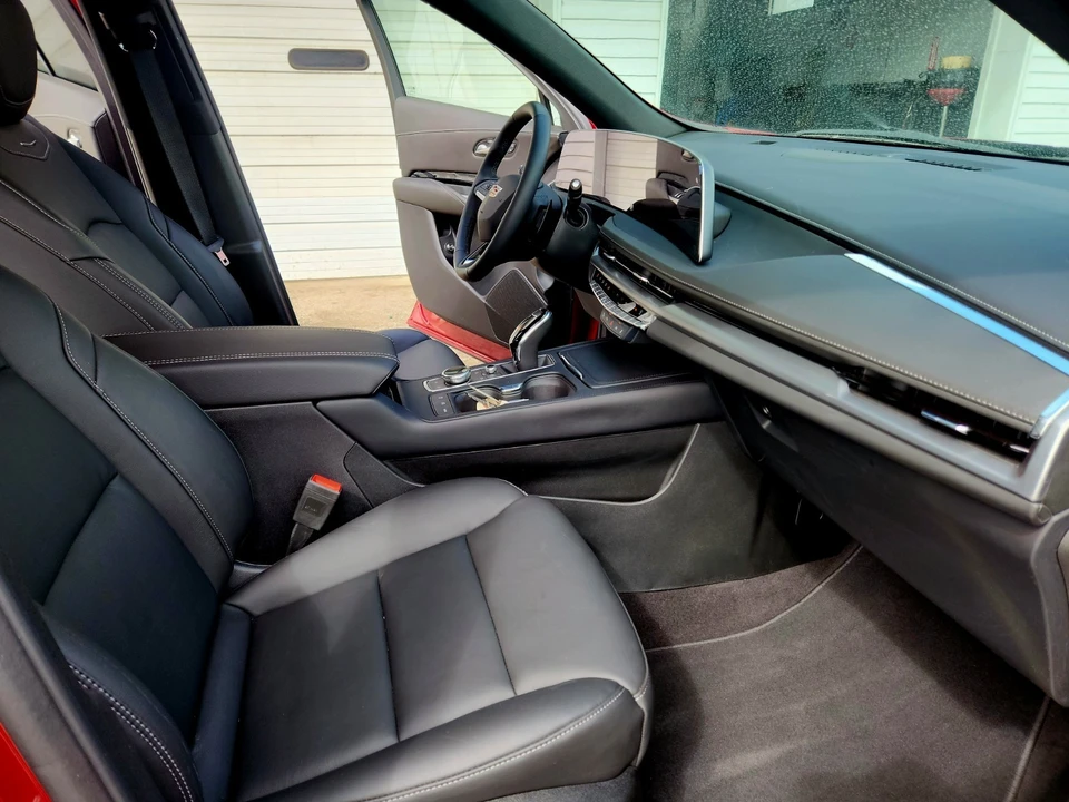 2024 Cadillac XT4 - Image 10 of 21