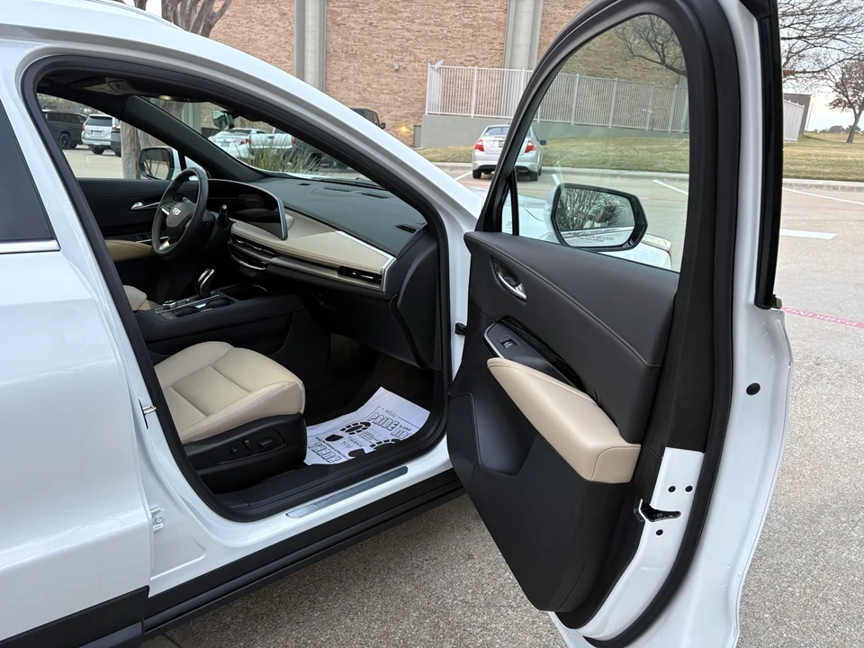 2024 Cadillac XT4 - Image 12 of 21