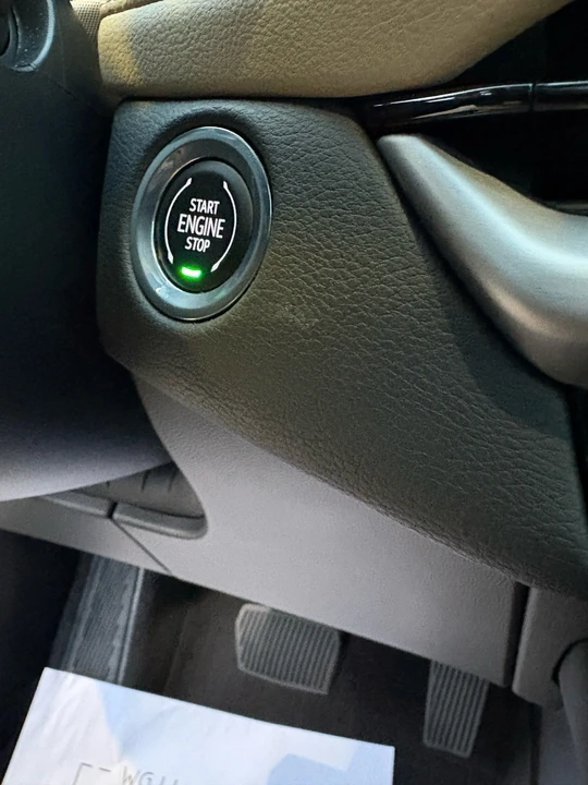2024 Cadillac XT4 - Image 17 of 21