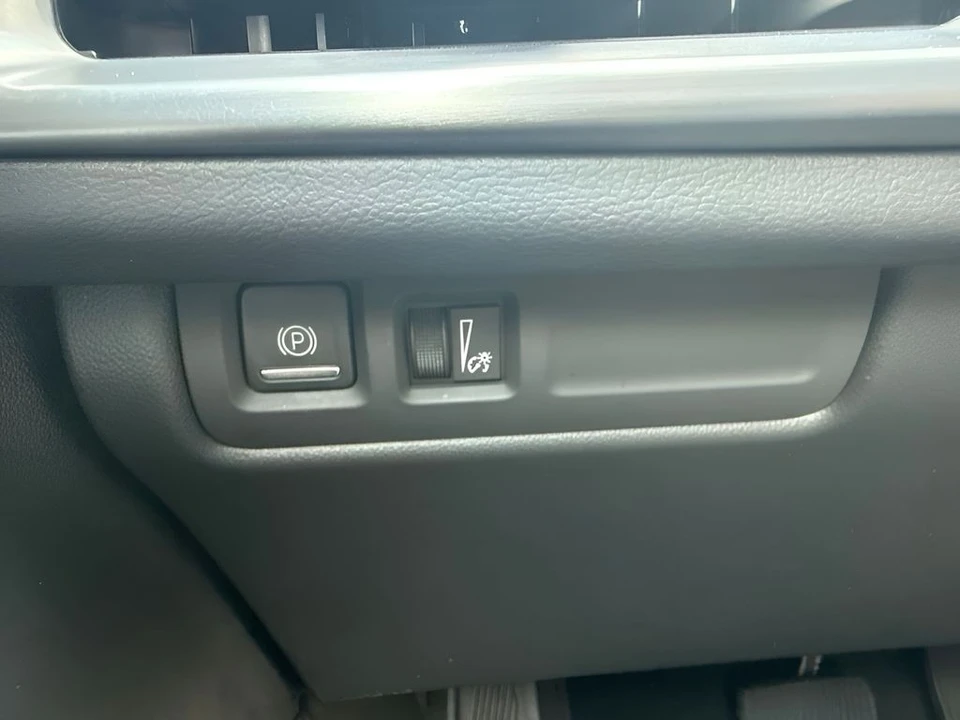 2024 Cadillac XT4 - Image 23 of 31