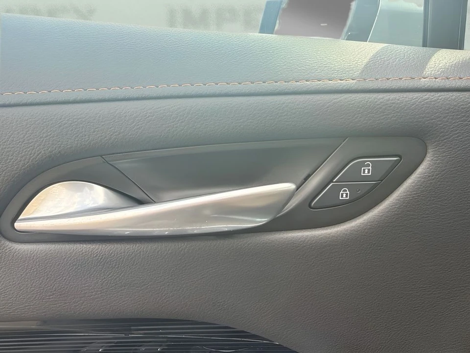 2024 Cadillac XT4 - Image 11 of 31