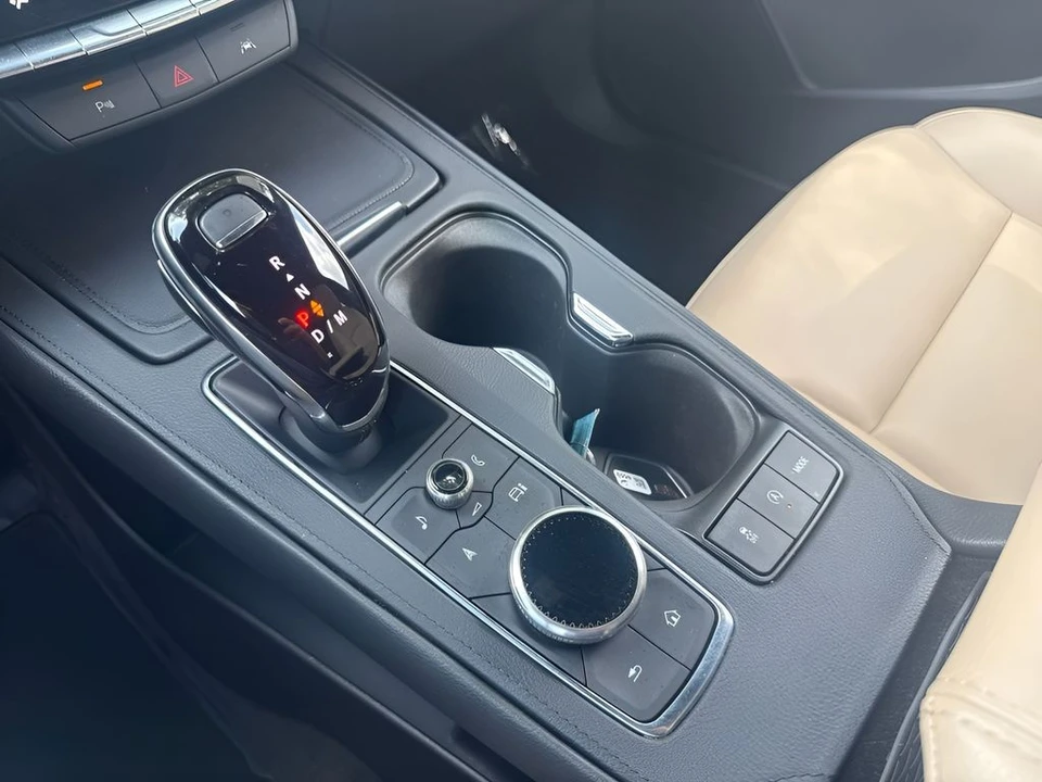 2024 Cadillac XT4 - Image 18 of 31