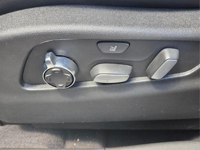 2024 Cadillac XT4 - Image 16 of 31