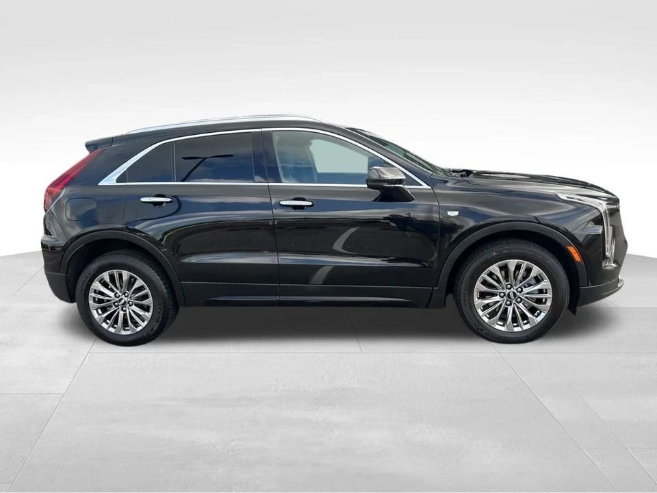 2024 Cadillac XT4 - Image 2 of 12