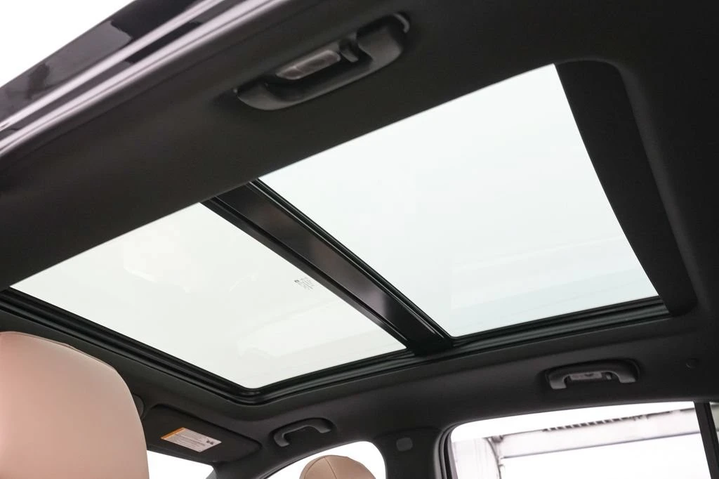 2024 Cadillac XT4 - Image 25 of 30