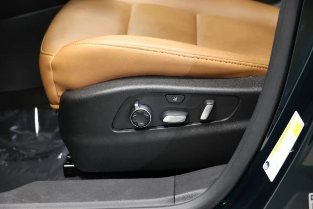 2024 Cadillac XT4 - Image 14 of 21