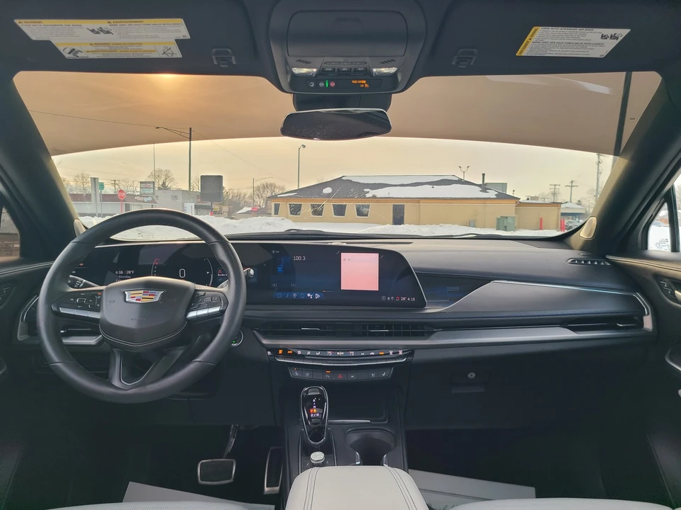 2024 Cadillac XT4 - Image 17 of 21