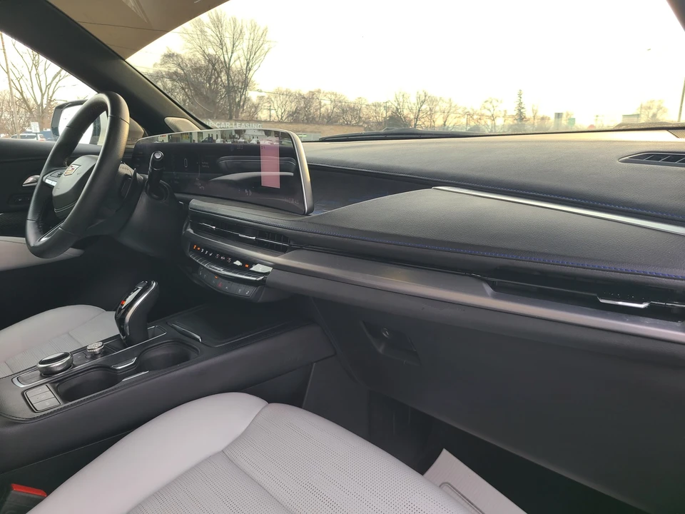 2024 Cadillac XT4 - Image 16 of 21