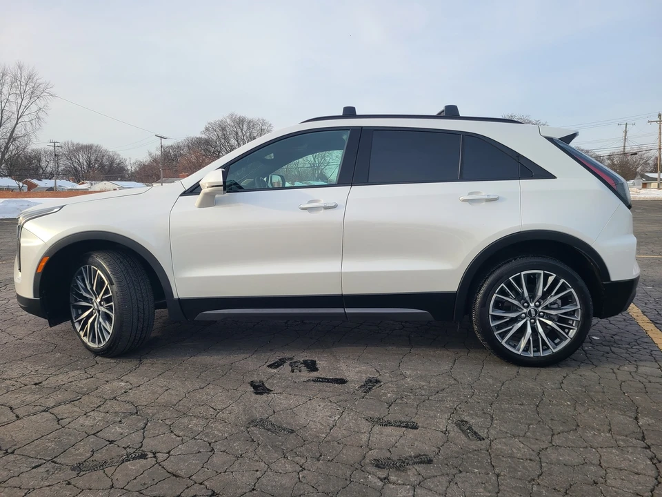 2024 Cadillac XT4 - Image 2 of 21