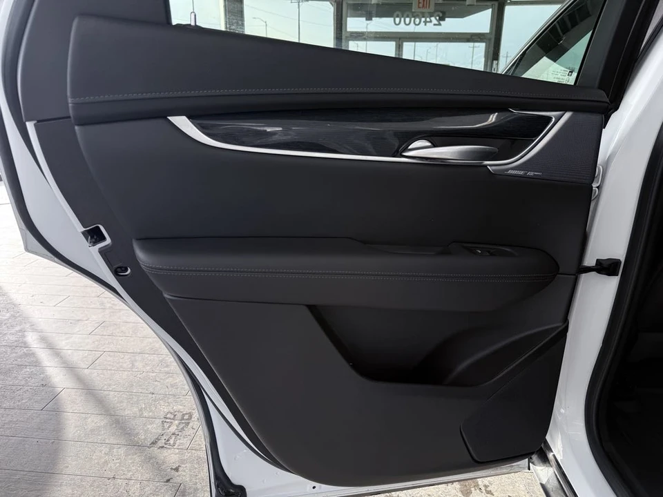 2024 Cadillac XT5 - Image 18 of 21