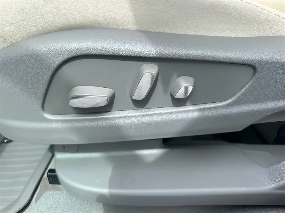 2024 Cadillac XT5 - Image 10 of 12