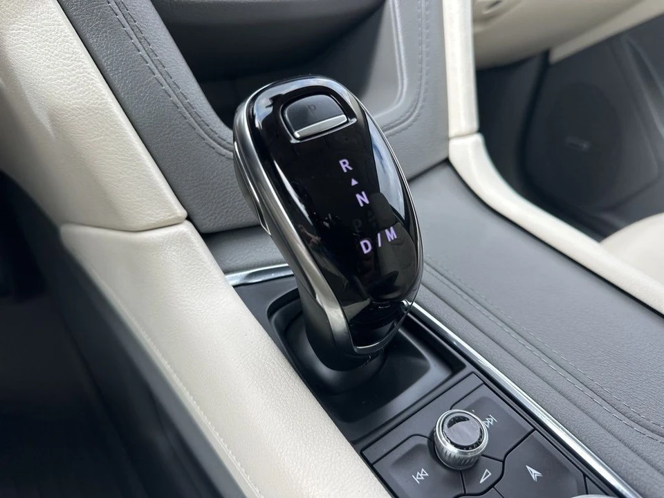 2024 Cadillac XT5 - Image 18 of 21